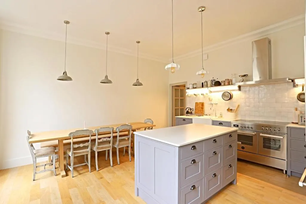 Beautiful Jardin Luxemboug Rue Ferou Apartament *