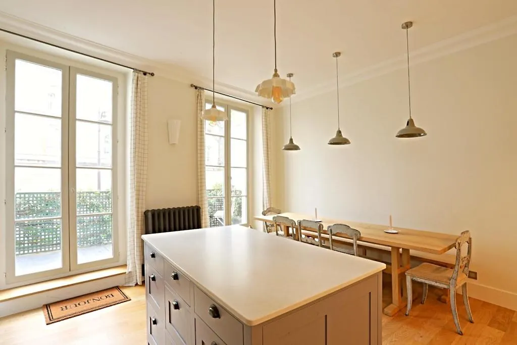 Apartament Beautiful Jardin Luxemboug Rue Ferou *